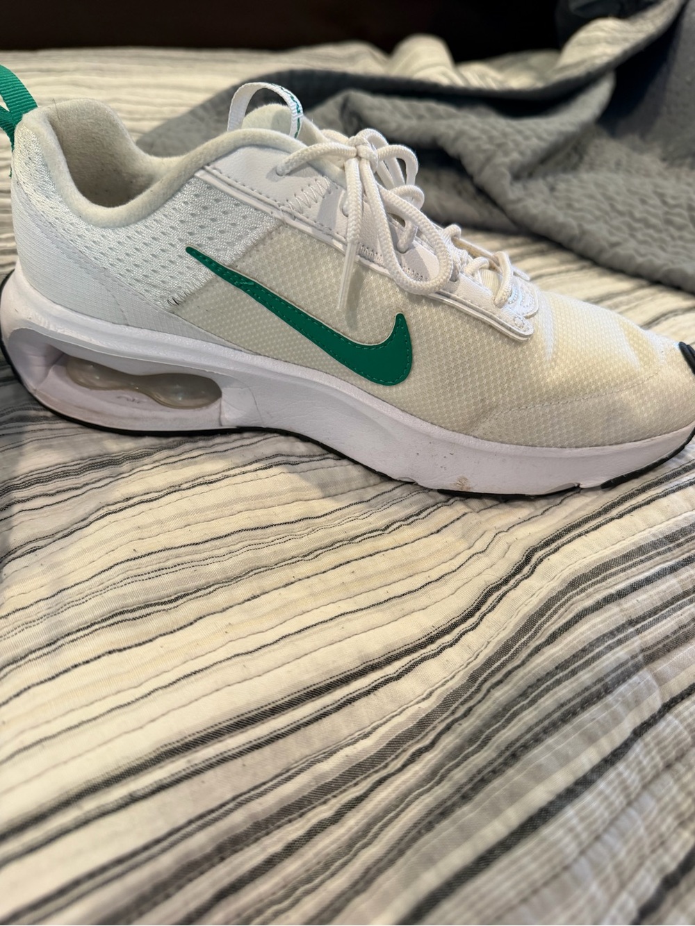 Nike Air Max White Sneaker with Green Swoosh like new .Women 7.5